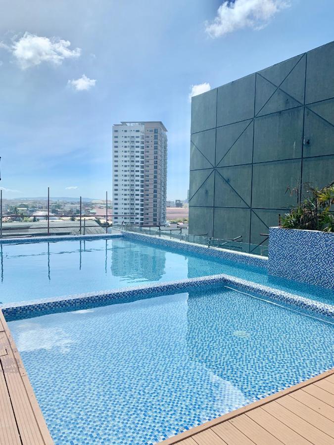 Hola! Condotel @ Inspiria Davao Zewnętrze zdjęcie